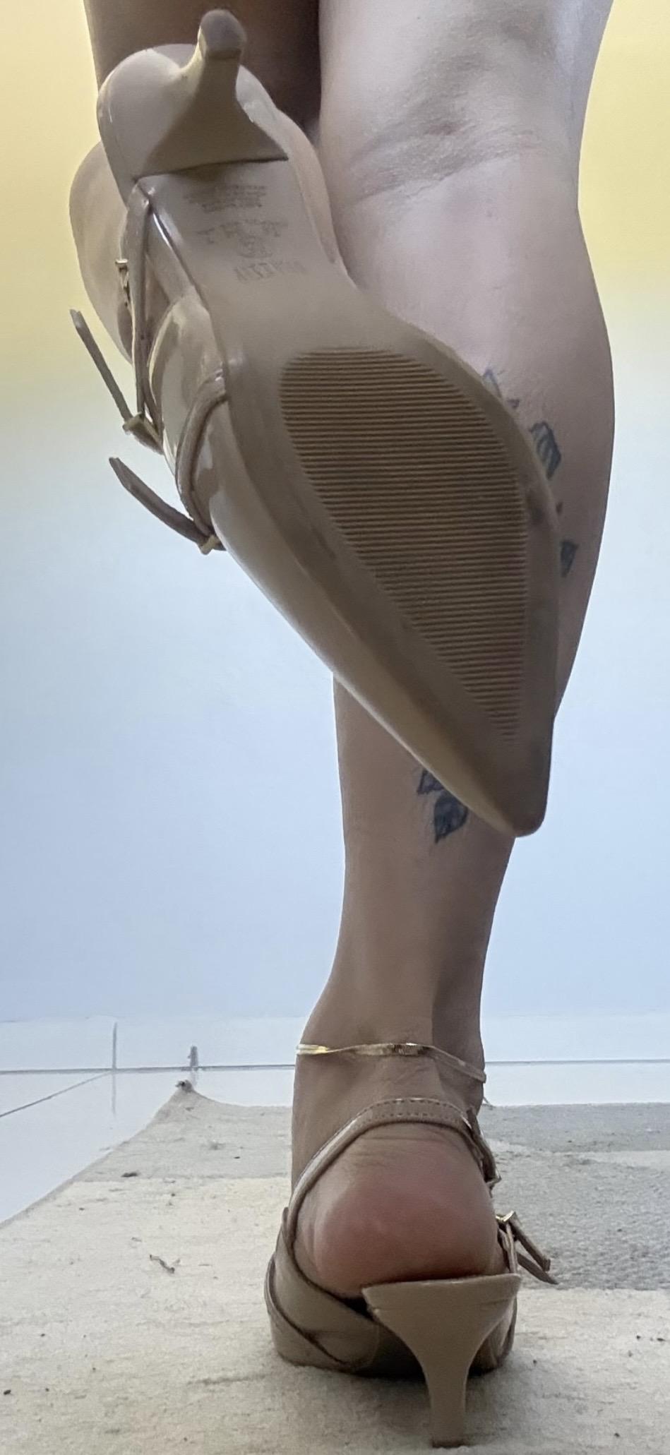 Lara Domme